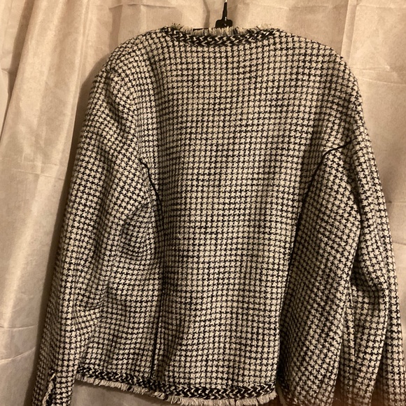 Blazer - Picture 4 of 4